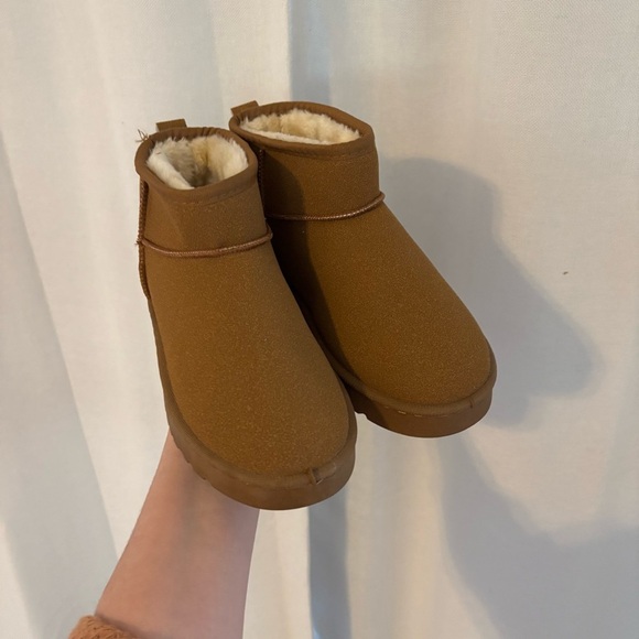 amazon faux suede fur lined boots - Picture 3 of 6
